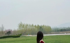 男友说迈开腿尝尝你的草莓包子摊